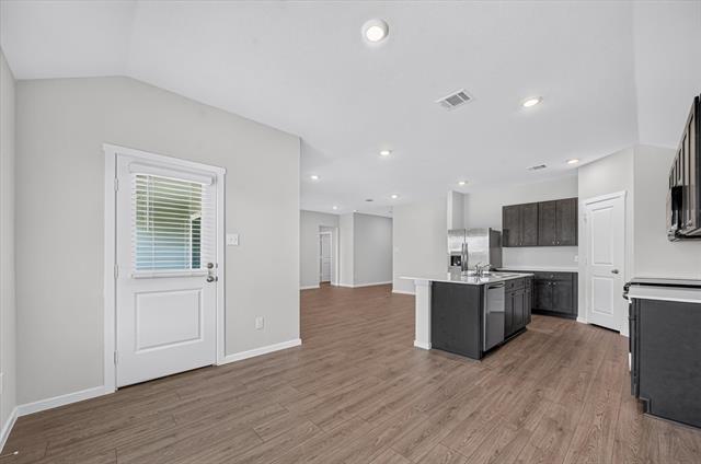 Building Photo - 503 Red Dr