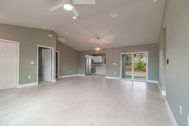 Building Photo - 2462 Ensenada Ln