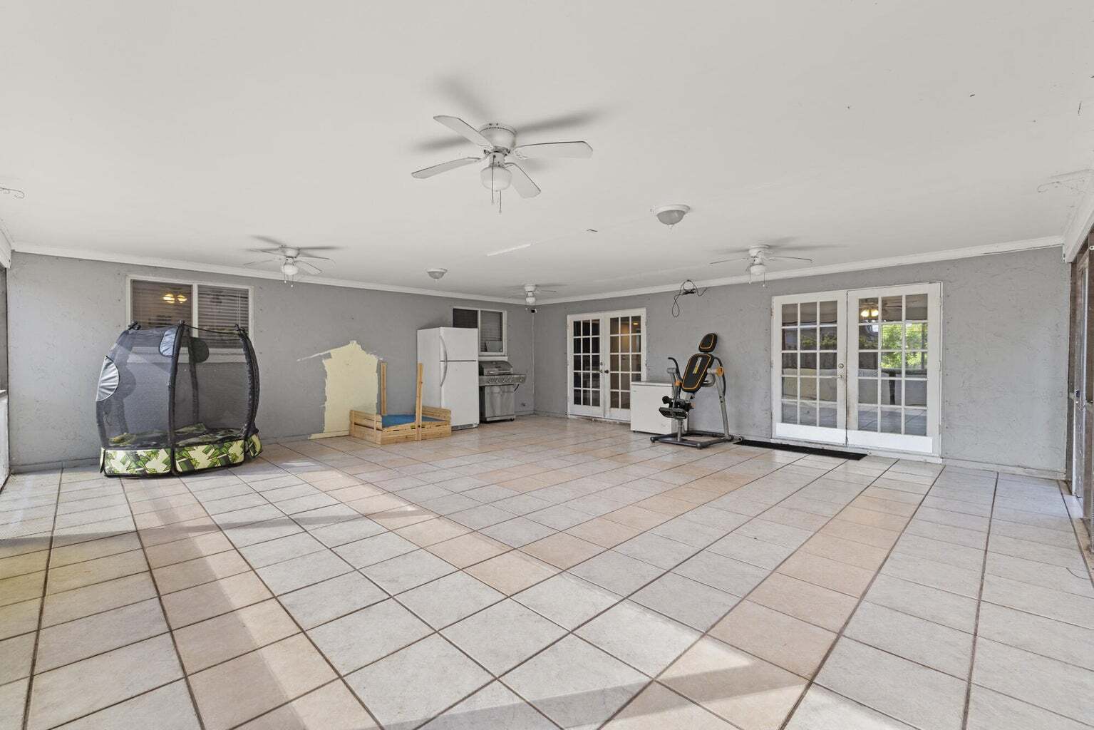 Building Photo - 6918 Tradewind Way