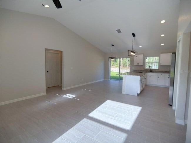 Building Photo - 6022 SW 206th Ave