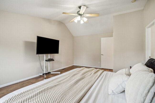 Building Photo - 189 Stephans St