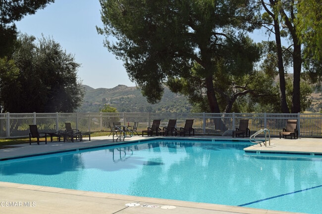 Building Photo - 28725 Conejo View Dr