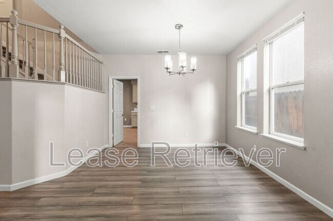 Building Photo - 4244 Lindsey Ln