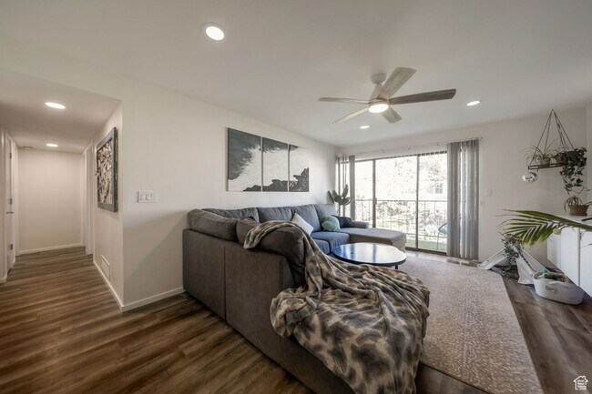 Building Photo - GORGEOUS MURRAY CONDO!!!