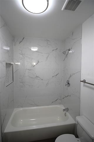 Building Photo - 2805 Meadow Park Dr
