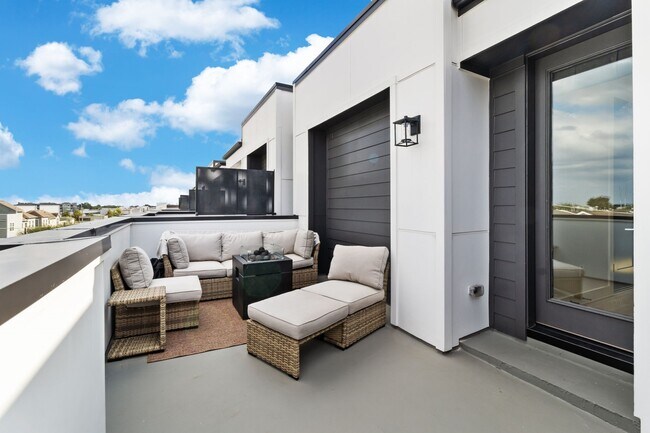 Building Photo - 1504 Ennis St