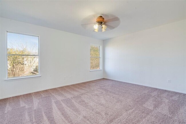 Building Photo - 1032 Doras Dr