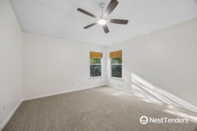 Building Photo - Great Location Near St. Johns Town Center!