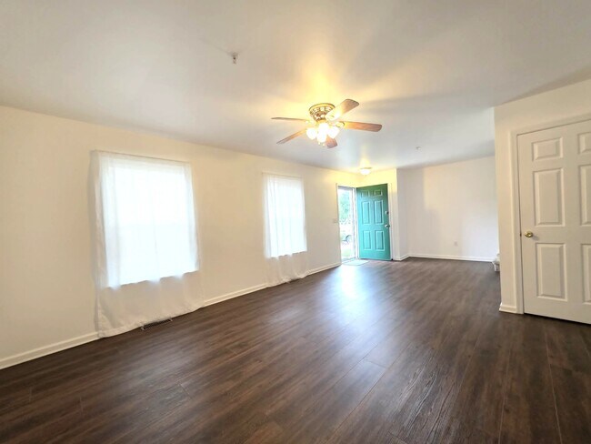 Building Photo - 1011 Granite Ct