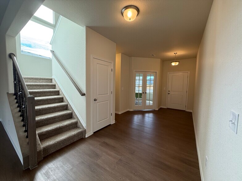 Building Photo - 8221 Sophia Ln