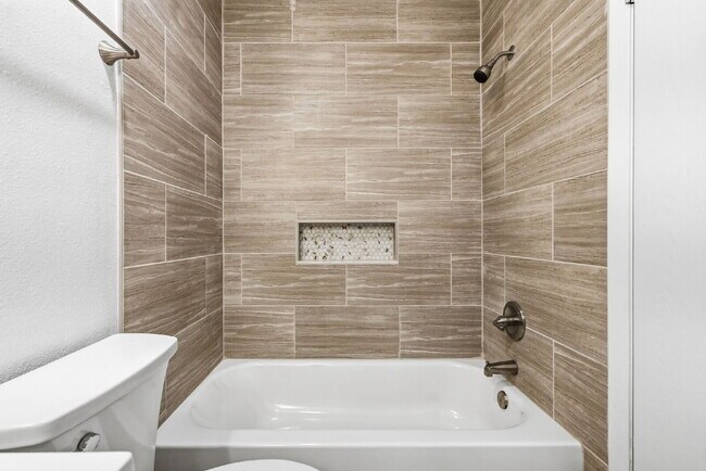 Building Photo - Stunning Fully Remodeled 3 Bed, 2 Bath Home in Conveniently-Located Northglenn!