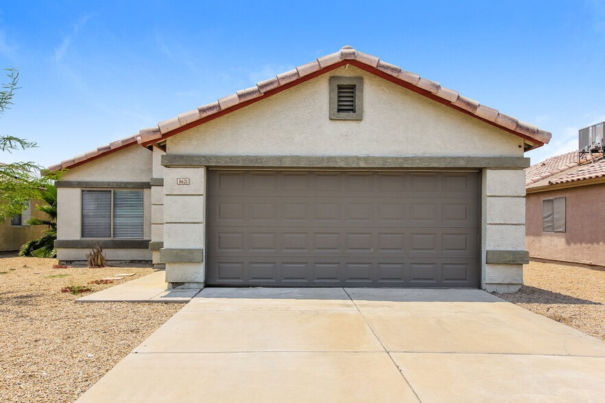 Primary Photo - 8621 W Mission Ln