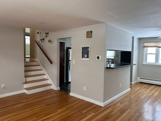 Building Photo - House for Rent in Stoneham!