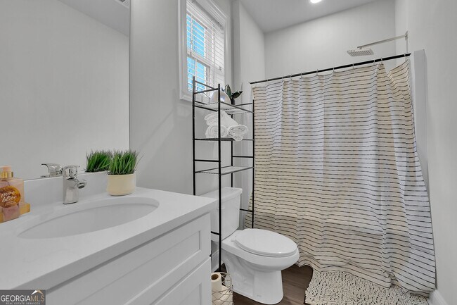 Building Photo - 8026 Linfield Way