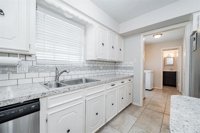 Building Photo - 3317 Bouvier St