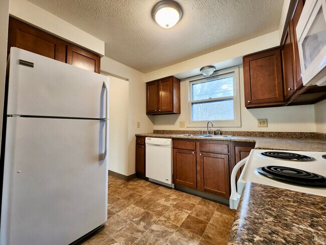 Building Photo - 34 Orchard St