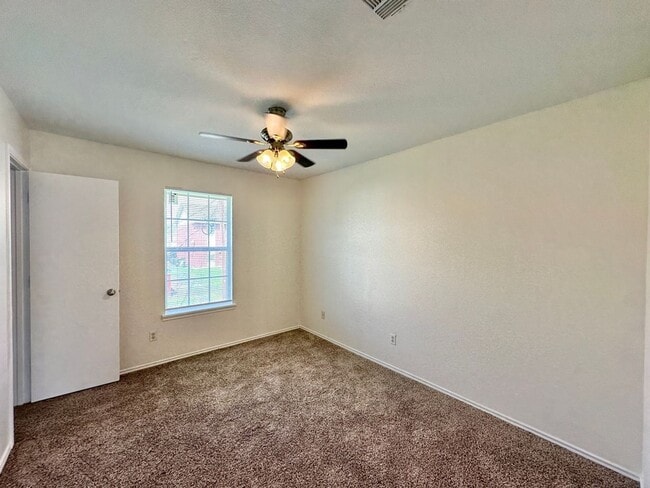 Building Photo - AVAILABLE NOW; APPLY AT OUR WEBSITE TODAY!!