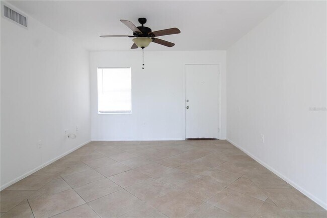 Building Photo - 1926 Honour Rd