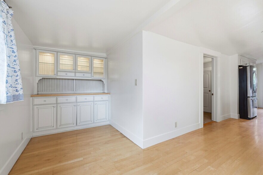 Building Photo - 603 Poplar Ave