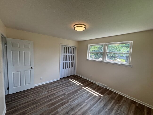 Building Photo - 1307 Allen Rd