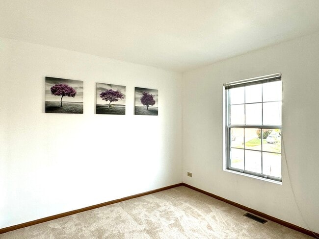 Building Photo - 1604 Estate Cir