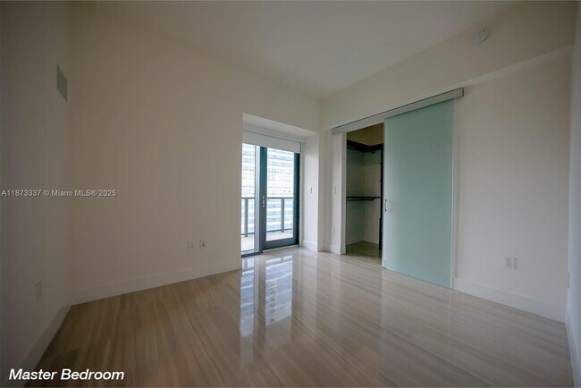 Building Photo - 1451 Brickell Ave