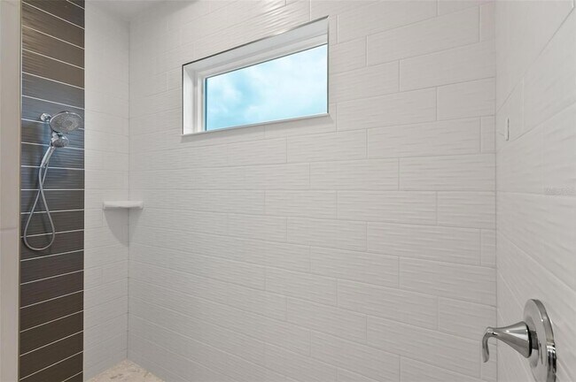 Building Photo - 128 Del Palma Dr