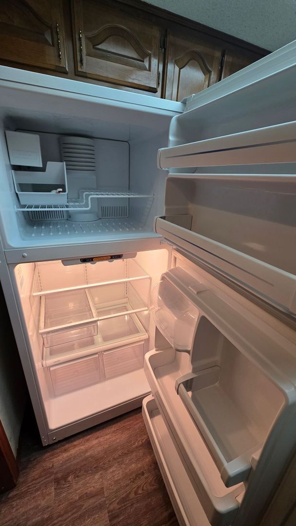 Building Photo - Wonderful 2 Bedroom Duplex in Bethany!  $1250 Per Month!