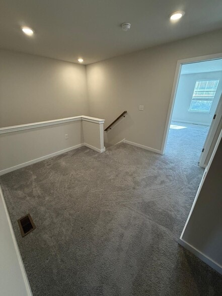 Loft - 3 Shamrock Cir