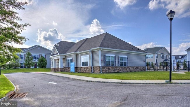 Building Photo - 1 Larkspur Ln