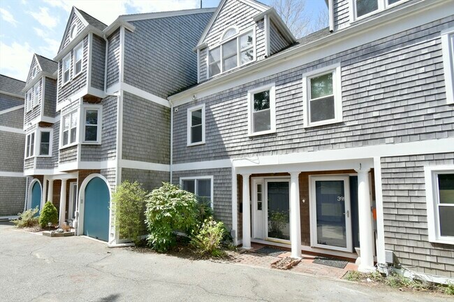 Primary Photo - 39A Bellis Cir