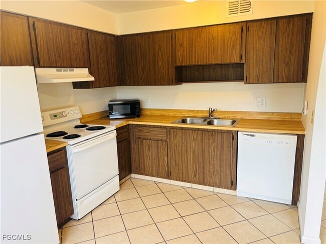 Building Photo - 4745 Orange Grove Blvd