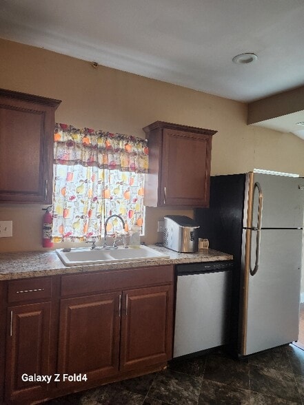 Building Photo - 4456 Railroad St