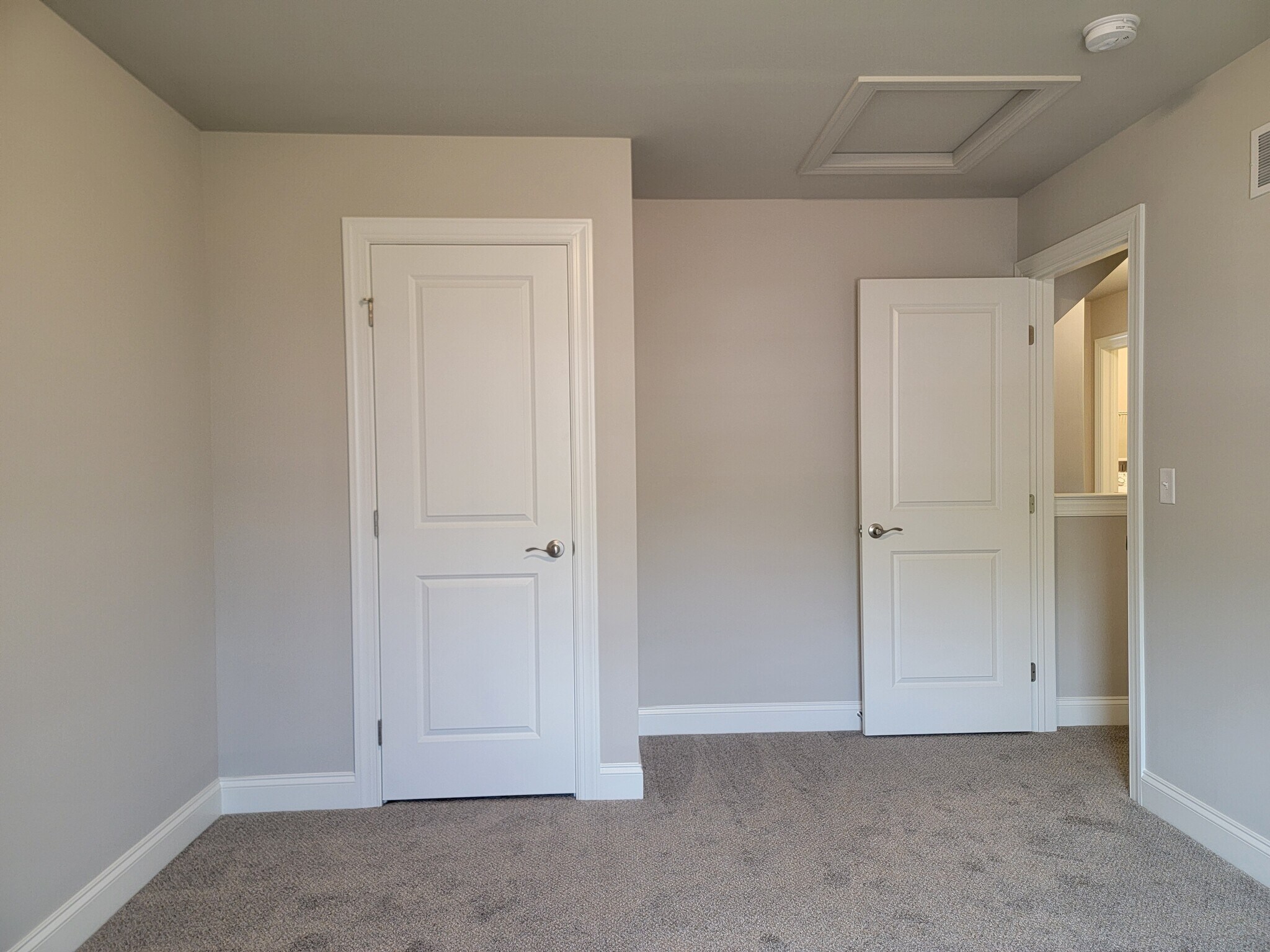 Building Photo - 256 Sage Blvd