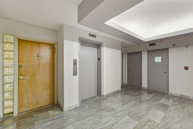 Building Photo - 9341 Collins Ave