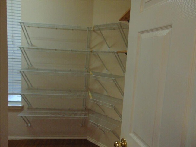 Building Photo - 4482 Mather