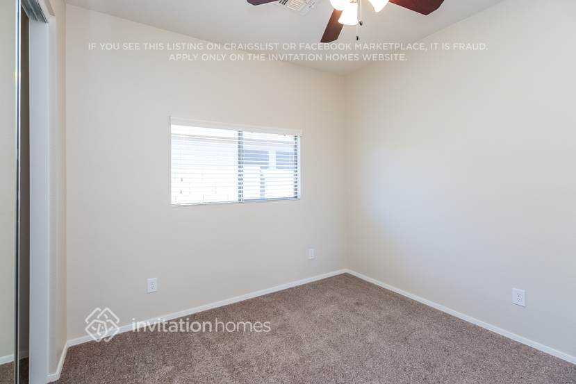 Building Photo - 2757 W San Carlos Ln