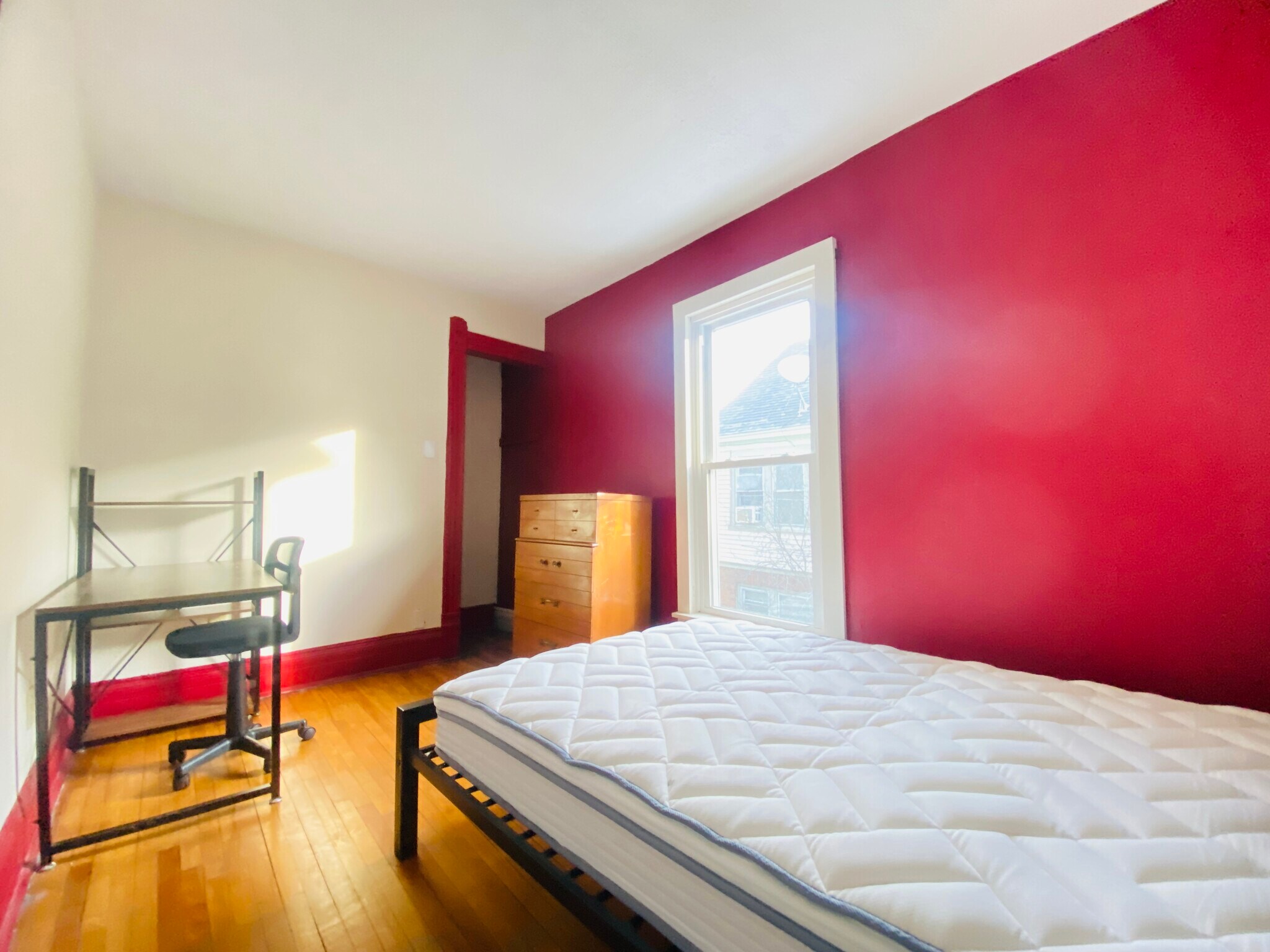 Building Photo - 1337 Madison St