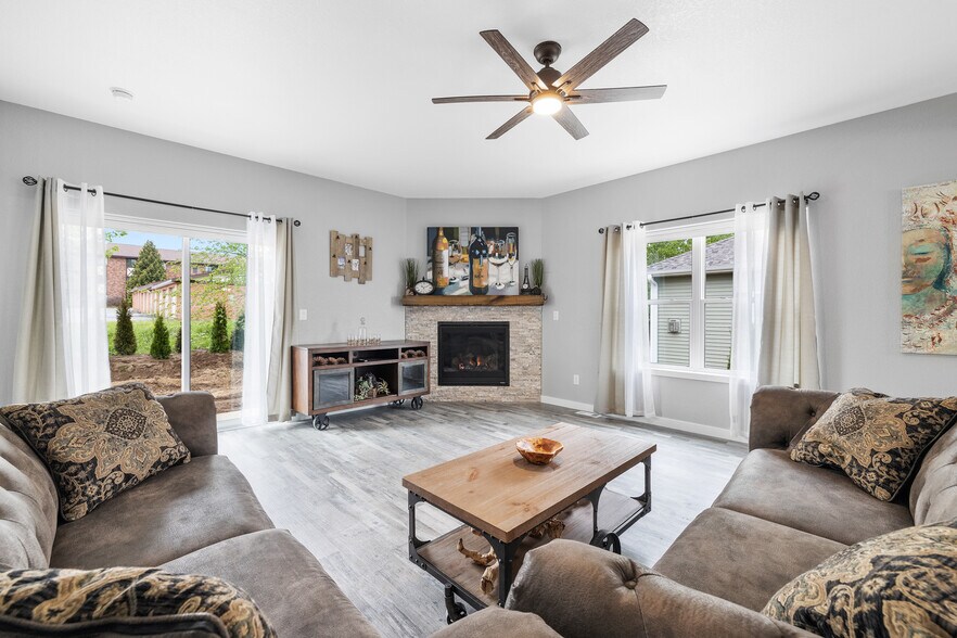 Building Photo - 1310 Daisy Dr