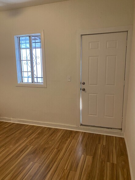 Building Photo - 8710 Avalon Blvd