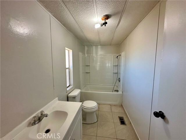 Building Photo - 11550 White