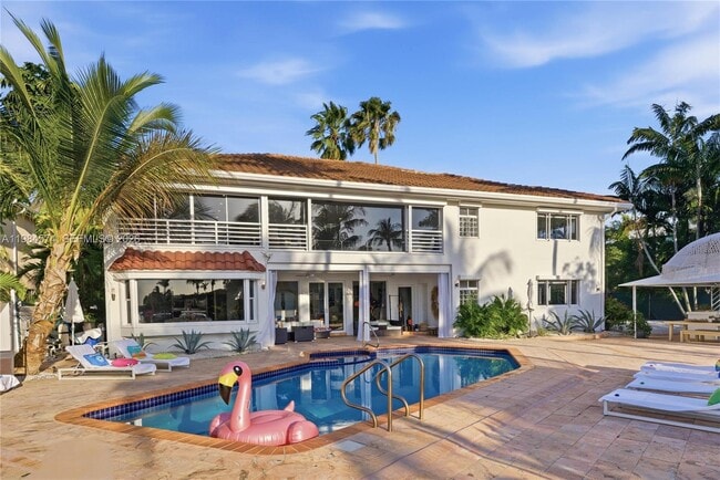 Building Photo - 3401 NE 165th St