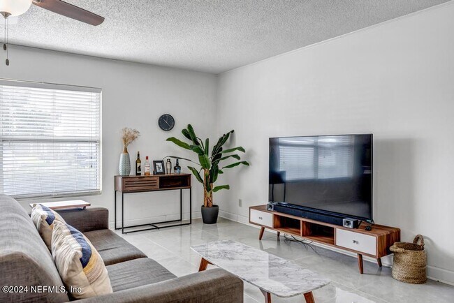 Building Photo - 695-A1A Jimmy Buffett Mem Hwy