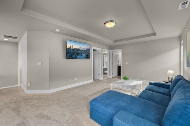Building Photo - Triple Ridge 3 bed 3 bath home, Pool Access, A/C, Flexible Living Space!