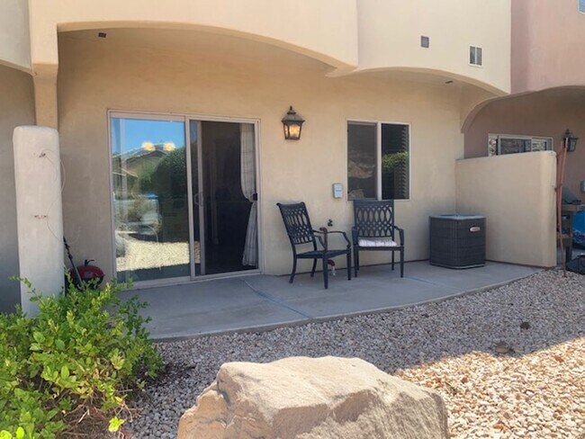 Building Photo - Gorgeous St. George Townhome