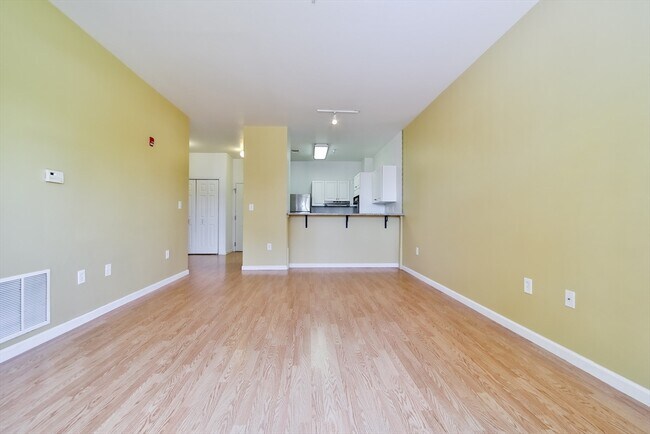Building Photo - 1 Cityview Ln