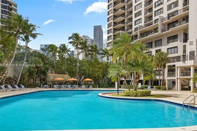 Building Photo - 540 Brickell Key Dr