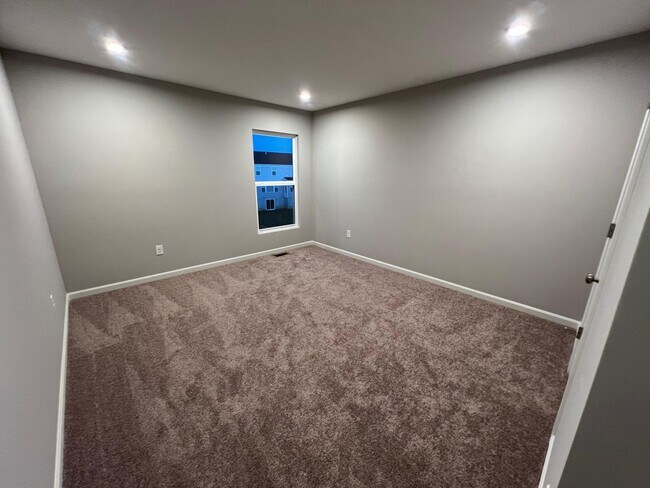 Building Photo - 6976 Briarcliff Ct
