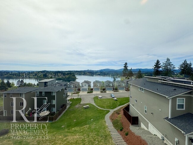 Building Photo - Modern 3-Story Bremerton Home with Water Views on Every Level