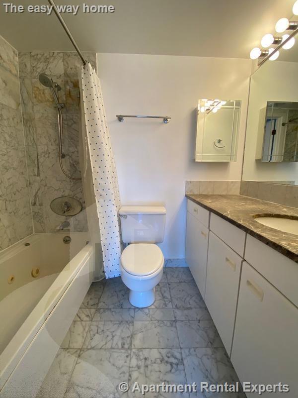 Building Photo - 931 Massachusetts Ave